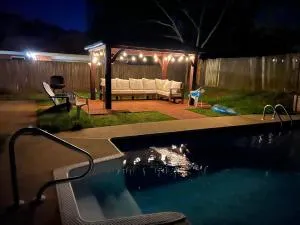 Relaxing Oasis with Pool Gazebo in Family-Friendly Neighborhood - Mitylene