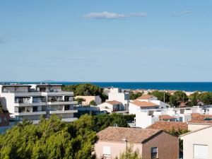 Pavillon T3 rénové avec piscine, parking, vue nature - 4 pers. - Narbonne Plage - FR-1-409-163