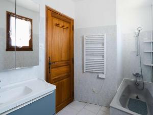 Villas Villa familiale spacieuse a Narbonne-Plage pour 6 pers, parking prive, animaux admis - FR-1-409-194 : photos des chambres