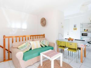 Duplex cosy avec piscine et WiFi, proche plage et commerces, pour 4 pers., parking inclus - FR-1-409-213
