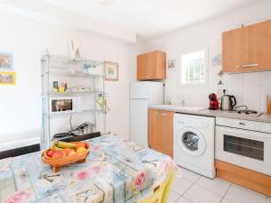 Duplex cosy avec piscine et WiFi, proche plage et commerces, pour 4 pers., parking inclus - FR-1-409-213