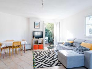 Charmant T2 en rez-de-jardin avec piscine, garage et WIFI à Narbonne-Plage - FR-1-409-208