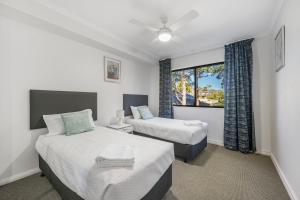 Flynns Beach 112