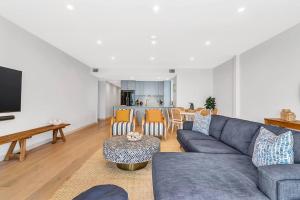 Sunset Delight Hamptons-style Beachfront Living