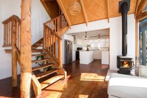 The Treehouse Pet Friendly 2 Mins Walk to Beach