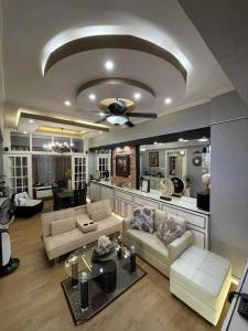 Stunning 1 BR Eastwood Condo Suite!