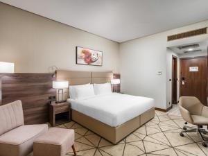 Wirgan Al Noor, Tapestry Collection by Hilton