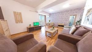 Old Town Flowery Apartment