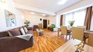 Old Town Flowery Apartment