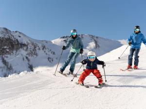Holiday on an organic farm near ski slopes