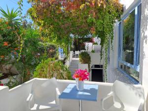 Stratos Apartments & Studios