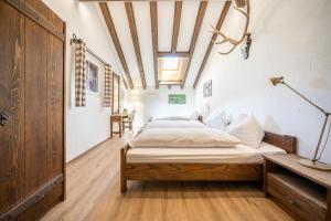 2404 Grosszuegige Maisonette Wohnung und Balkon mit atemberaubendem Talblick