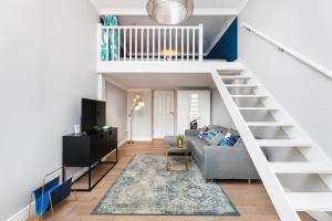 Wawel Castle View - City Center Suite - by Upstairs