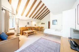 3403 Heimelige Wohnung mit viel Dachschraege - Vulpera