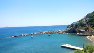 Aperanto Galazio Ikaria Greece