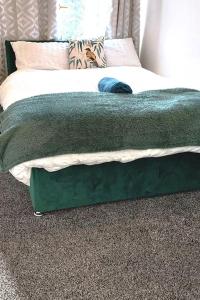 4 Double Bedroom House in Accrington sleeps 6