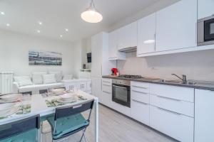 GuestHost - Crocetta District! Bright & Roomy Apartment