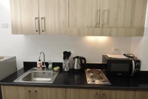 NAIA Airport 956 DYNASTEL SHORE Staycation