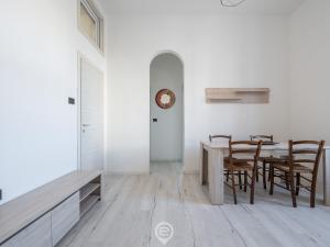 Port View Apartment img11