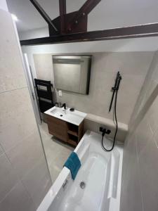 Appartements Le Vox - appartement de centre-ville : photos des chambres