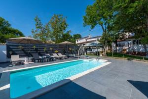 Apartment in Porec with terrace, air conditioning, WiFi, washing machine (4928-4) 