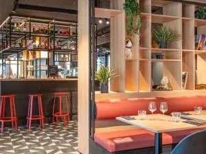 南特特耶尔宜必思酒店 - 埃德尔河畔拉沙佩勒