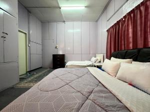Traditional 4-bedroom Kampung House in Kota Bharu