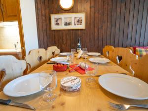 Apartment Origanes 225 by Interhome