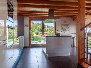 Chalet Chalet Aquarius by Interhome