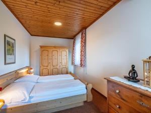 Apartment Alpenrose 2 by Interhome