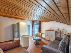 Apartment Wohnung Nr- 3 oder 4 by Interhome