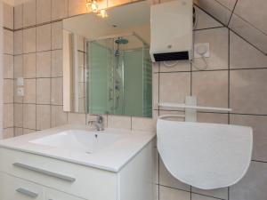 Maisons de vacances Holiday Home Mer des Bosmen 2 - LCQ107 by Interhome : photos des chambres