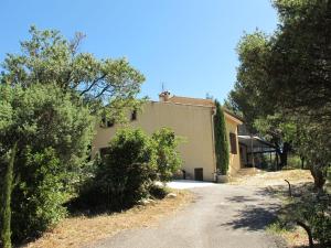 Maisons de vacances Holiday Home Les Garrigues d'Ozilhan - SHZ100 by Interhome : photos des chambres