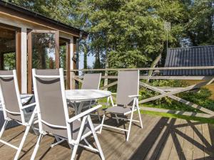 Holiday Home Kjuge Gula Huset by Interhome