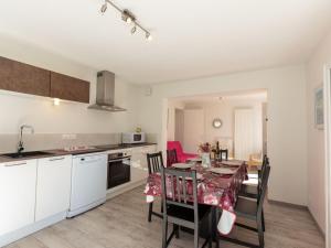 Apartment Les Mâts-2 by Interhome