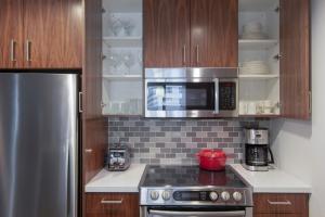 Downtown 1BR w Gym WD next to The Broad LAX-51