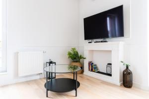 Marina Glamour - 3pok, widok na jezioro, klimatyzacja, parking podziemny, winda, Netflix