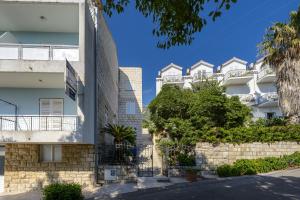 Triple Room with Sea View room in Guest House Villa Bellevue