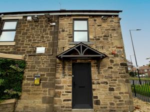 Spacious Well Equipped Flat - Pass the Keys