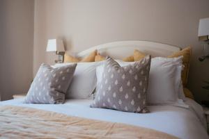 Tŷ Afon - River House