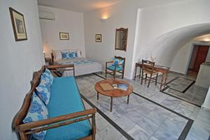 Studio (3 Adults) room in Aethrio Sunset Village - Oia