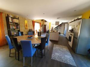 Maisons de vacances Le Clos d-O Les Rapiettes maison proche Sarlat avec piscine privee : photos des chambres