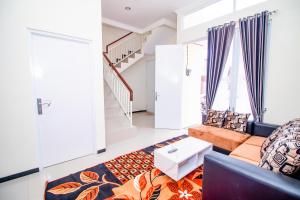 Villa Mulyo E4 by Sans Villa