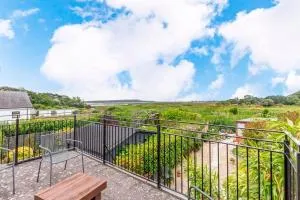 BOURNECOAST - STUNNING VIEW of NATURE RESERVE - HB5901 - 莫德福德