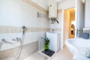 Koropi 3 bedroom Luxurious Apartment 5 pers- Angel House