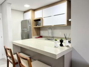 Conforto! Apto à 200m da praia de Palmas! ZU05H