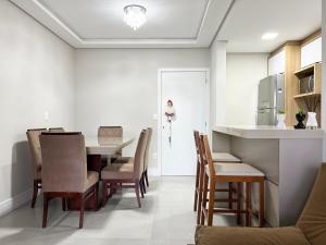 Conforto! Apto à 200m da praia de Palmas! ZU05H