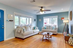 Near Beach and Attractions Home in Galveston!