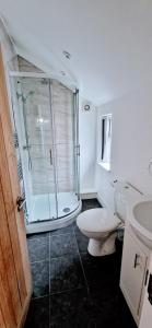 Central Reading Modern 3BR flat - Walk to station and high street