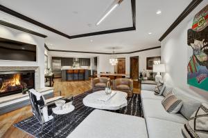 Luxury 3 Bedroom Condo at The Arrabelle